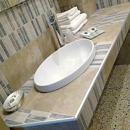 Dante Apartmanhotel 3*